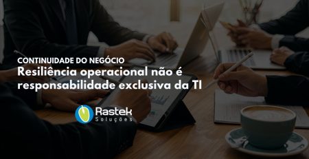 Executivos e profissionais de TI analisam um plano de resiliência operacional e continuidade de negócios